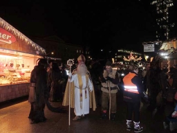 Adventmarkt Linz Volksgarten
