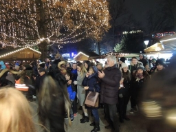 Adventmarkt Linz Volksgarten
